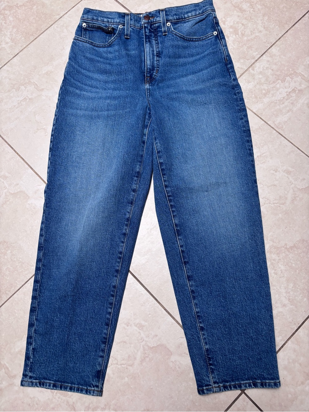 Madewell High Rise, Slim wide tapered leg, cropped Midwash Blue Jeans
